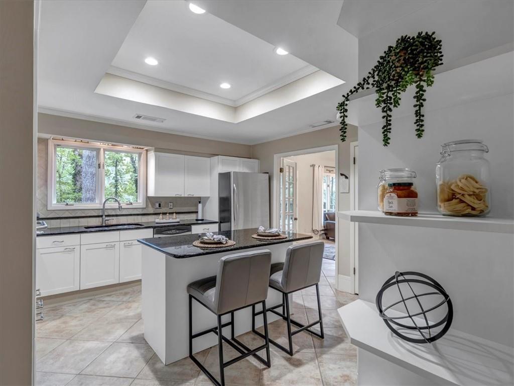 165 River Court Parkway, Sandy Springs, Georgia 30328, 3 Bedrooms Bedrooms, ,3 BathroomsBathrooms,Residential,Sold,165 River Court Parkway,7241812