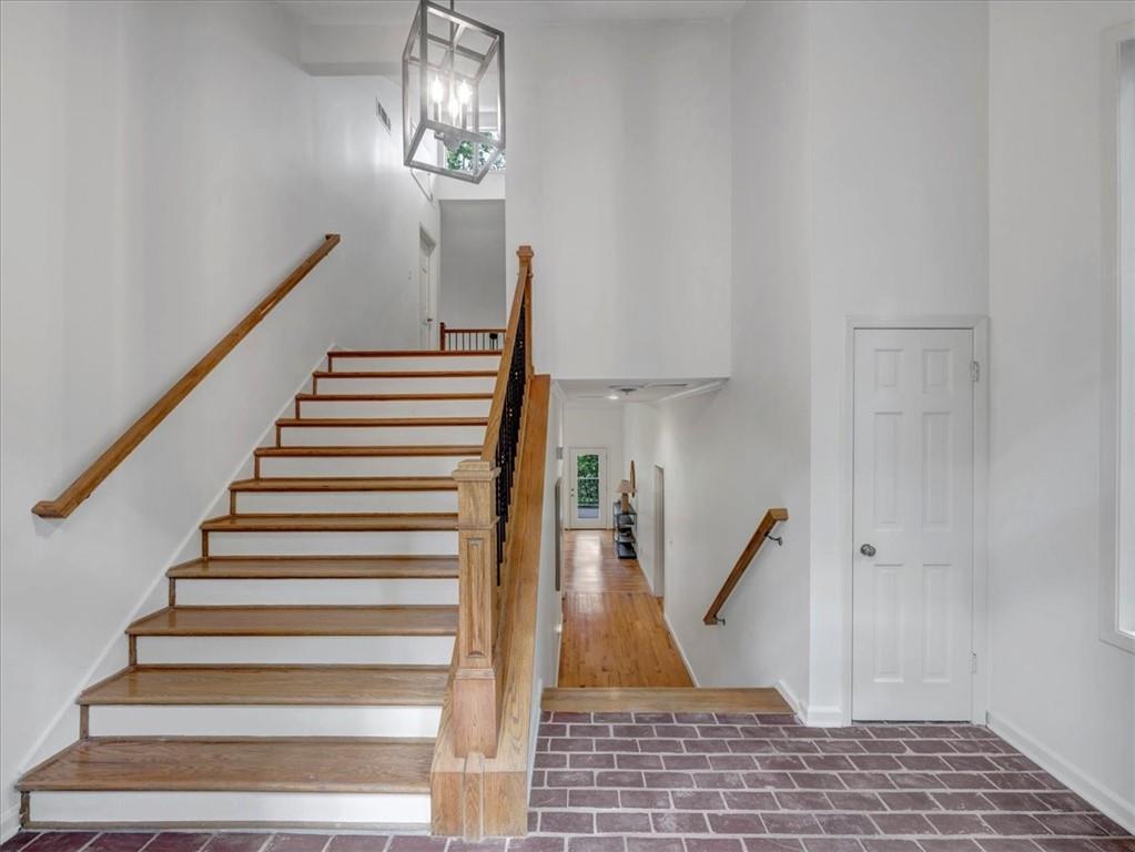 165 River Court Parkway, Sandy Springs, Georgia 30328, 3 Bedrooms Bedrooms, ,3 BathroomsBathrooms,Residential,Sold,165 River Court Parkway,7241812