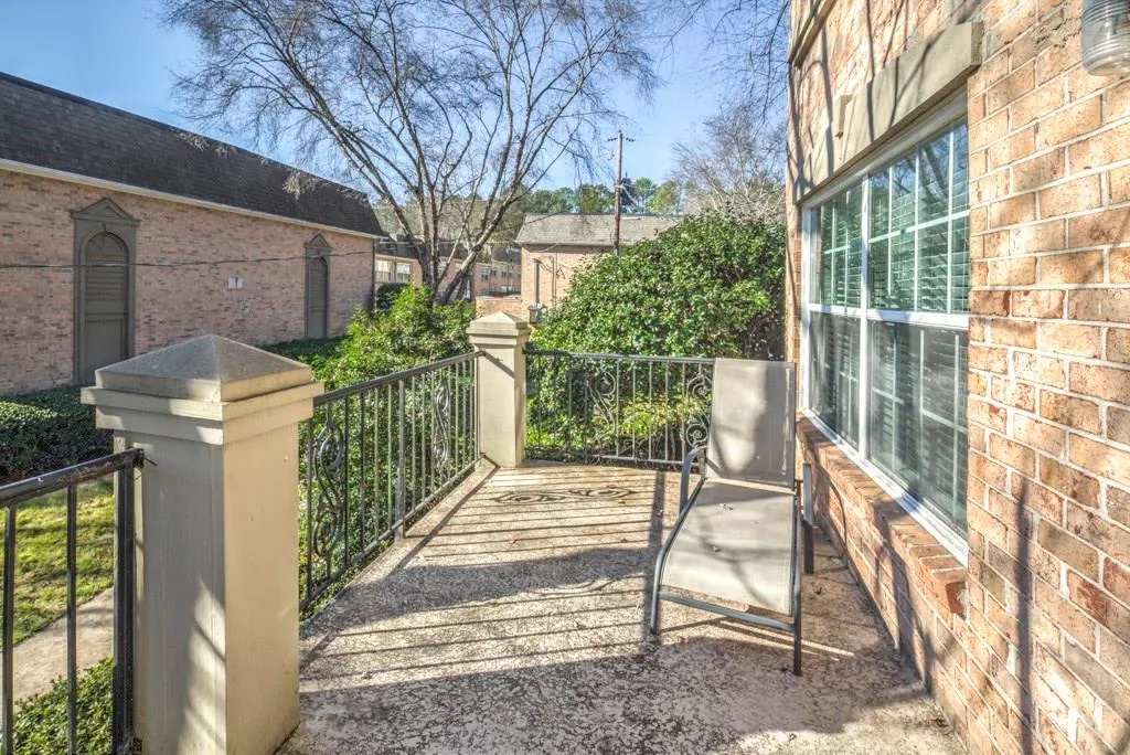 6980 Roswell Road Ne Unit K8, Atlanta, Georgia 30328, 2 Bedrooms Bedrooms, ,2 BathroomsBathrooms,Residential,Sold,6980 Roswell Road Ne Unit K8,5624716