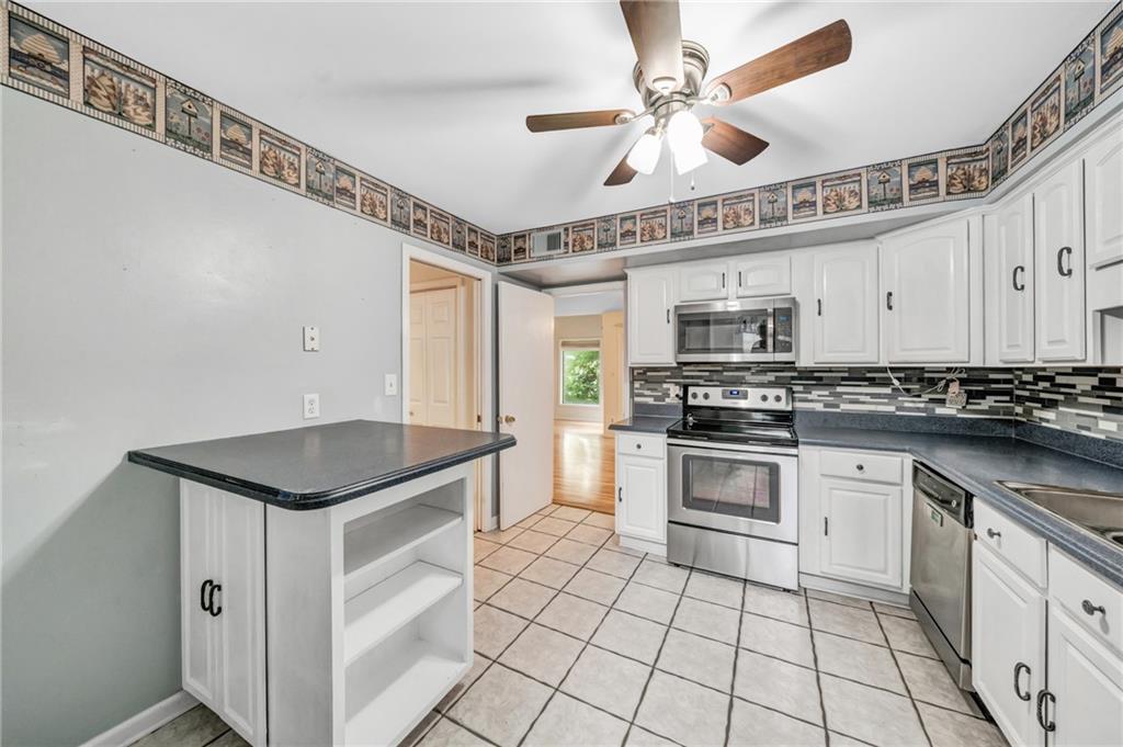 90 Forrest Place, Sandy Springs, Georgia 30328, 3 Bedrooms Bedrooms, ,3 BathroomsBathrooms,Residential,Sold,90 Forrest Place,7268745