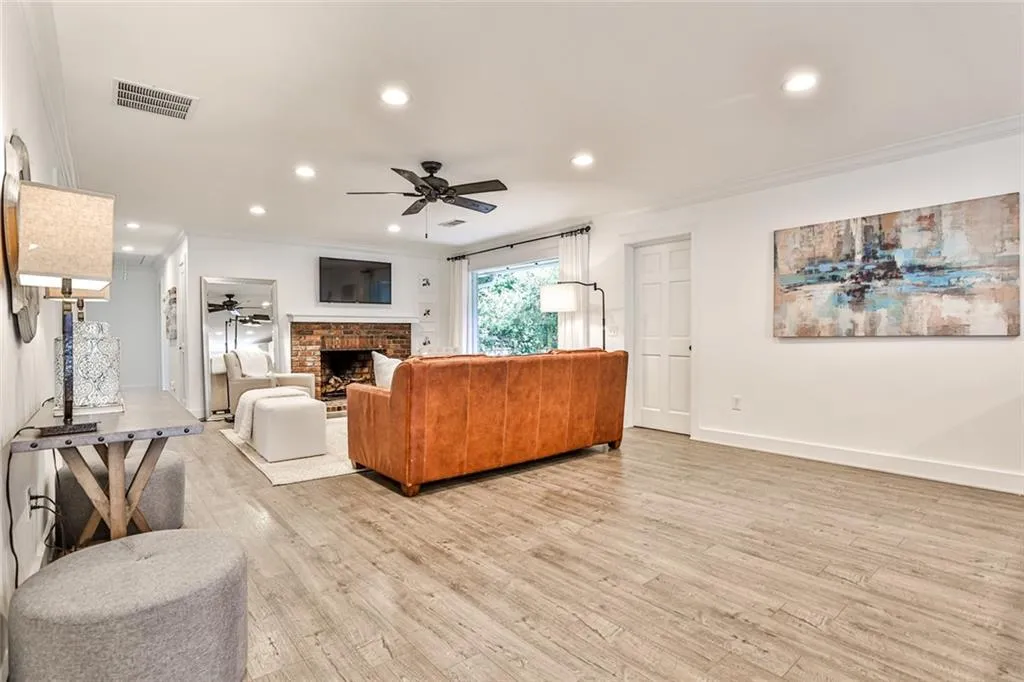 6639 Cherry Tree Lane, Sandy Springs, Georgia 30328, 3 Bedrooms Bedrooms, ,2 BathroomsBathrooms,Residential,Sold,6639 Cherry Tree Lane,7120774