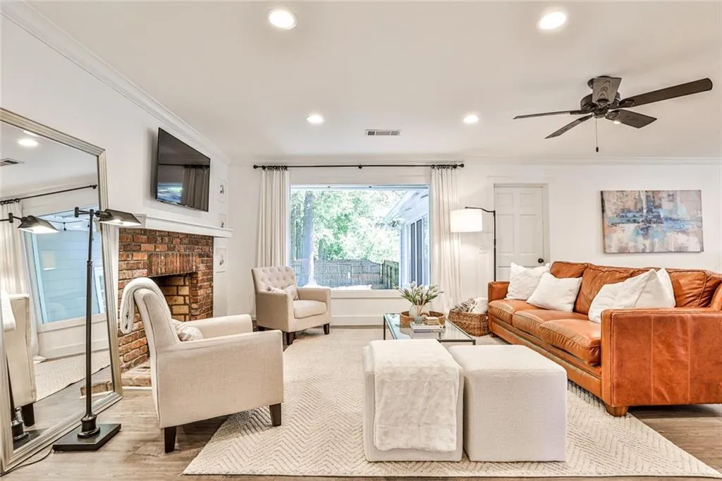 6639 Cherry Tree Lane, Sandy Springs, Georgia 30328, 3 Bedrooms Bedrooms, ,2 BathroomsBathrooms,Residential,Sold,6639 Cherry Tree Lane,7120774