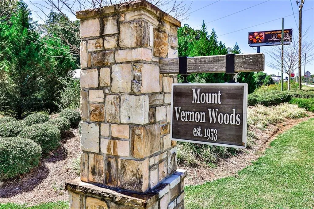 6639 Cherry Tree Lane, Sandy Springs, Georgia 30328, 3 Bedrooms Bedrooms, ,2 BathroomsBathrooms,Residential,Sold,6639 Cherry Tree Lane,7120774