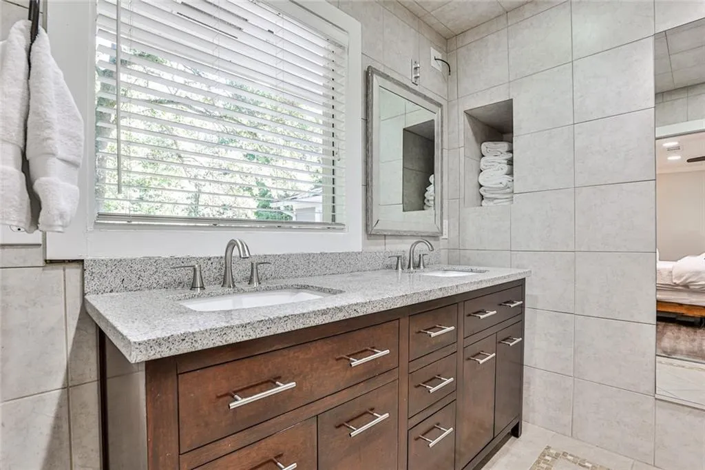 6639 Cherry Tree Lane, Sandy Springs, Georgia 30328, 3 Bedrooms Bedrooms, ,2 BathroomsBathrooms,Residential,Sold,6639 Cherry Tree Lane,7120774