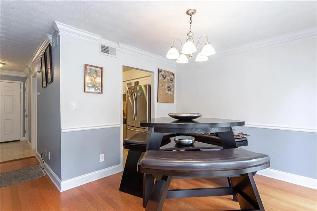 6980 Roswell Road Unit J8, Atlanta, Georgia 30328, 2 Bedrooms Bedrooms, ,1 BathroomBathrooms,Residential,Sold,6980 Roswell Road Unit J8,6803675