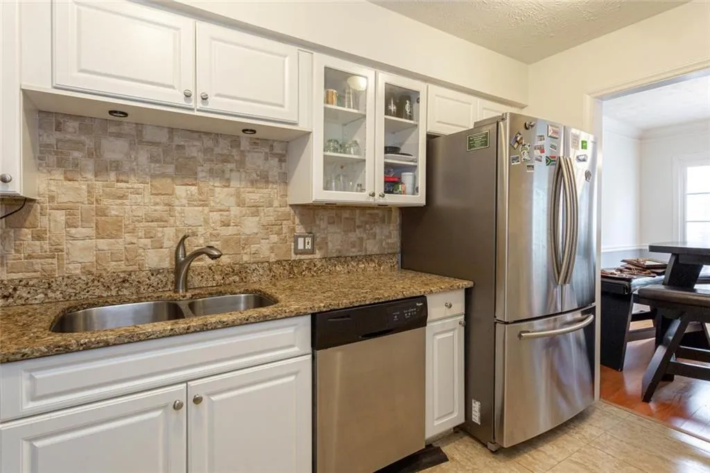 6980 Roswell Road Unit J8, Atlanta, Georgia 30328, 2 Bedrooms Bedrooms, ,1 BathroomBathrooms,Residential,Sold,6980 Roswell Road Unit J8,6803675