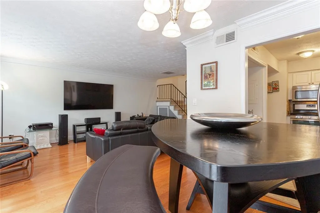 6980 Roswell Road Unit J8, Atlanta, Georgia 30328, 2 Bedrooms Bedrooms, ,1 BathroomBathrooms,Residential,Sold,6980 Roswell Road Unit J8,6803675