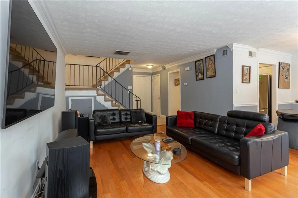 6980 Roswell Road Unit J8, Atlanta, Georgia 30328, 2 Bedrooms Bedrooms, ,1 BathroomBathrooms,Residential,Sold,6980 Roswell Road Unit J8,6803675