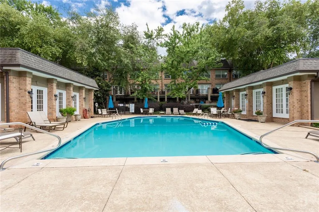 6980 Roswell Road Unit J8, Atlanta, Georgia 30328, 2 Bedrooms Bedrooms, ,1 BathroomBathrooms,Residential,Sold,6980 Roswell Road Unit J8,6803675