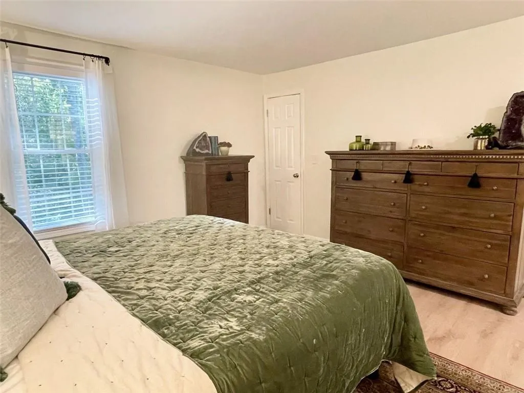 1407 Vicksburg Place, Sandy Springs, Georgia 30350, 2 Bedrooms Bedrooms, ,2 BathroomsBathrooms,Residential,Sold,1407 Vicksburg Place,7472672