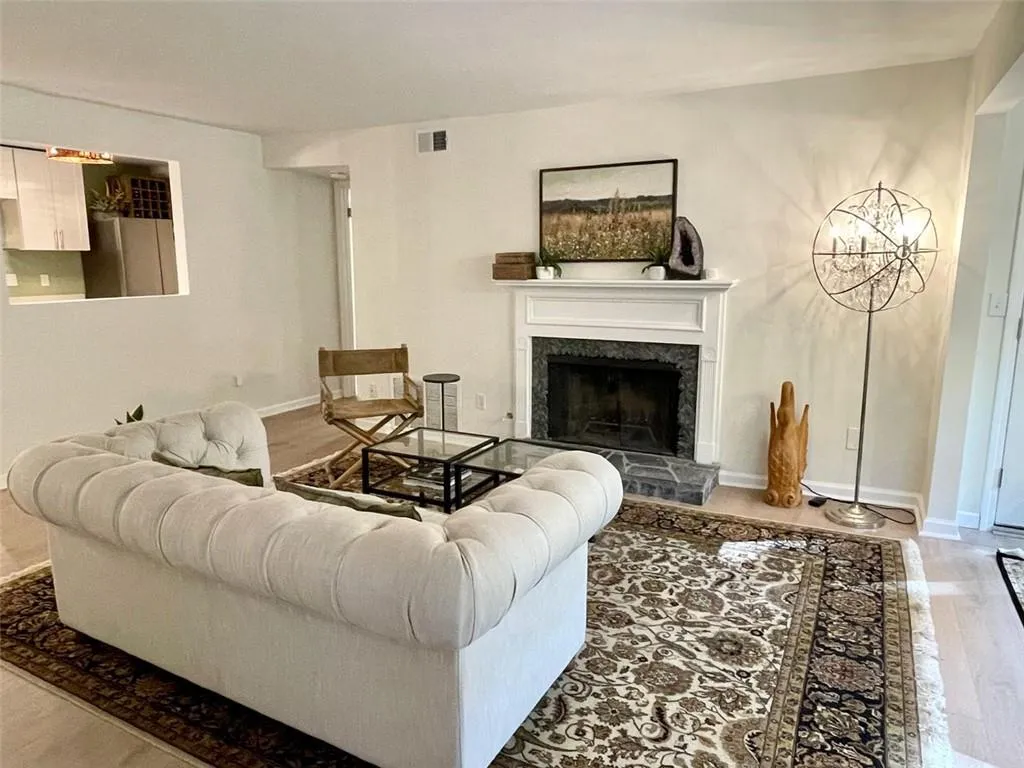 1407 Vicksburg Place, Sandy Springs, Georgia 30350, 2 Bedrooms Bedrooms, ,2 BathroomsBathrooms,Residential,Sold,1407 Vicksburg Place,7472672