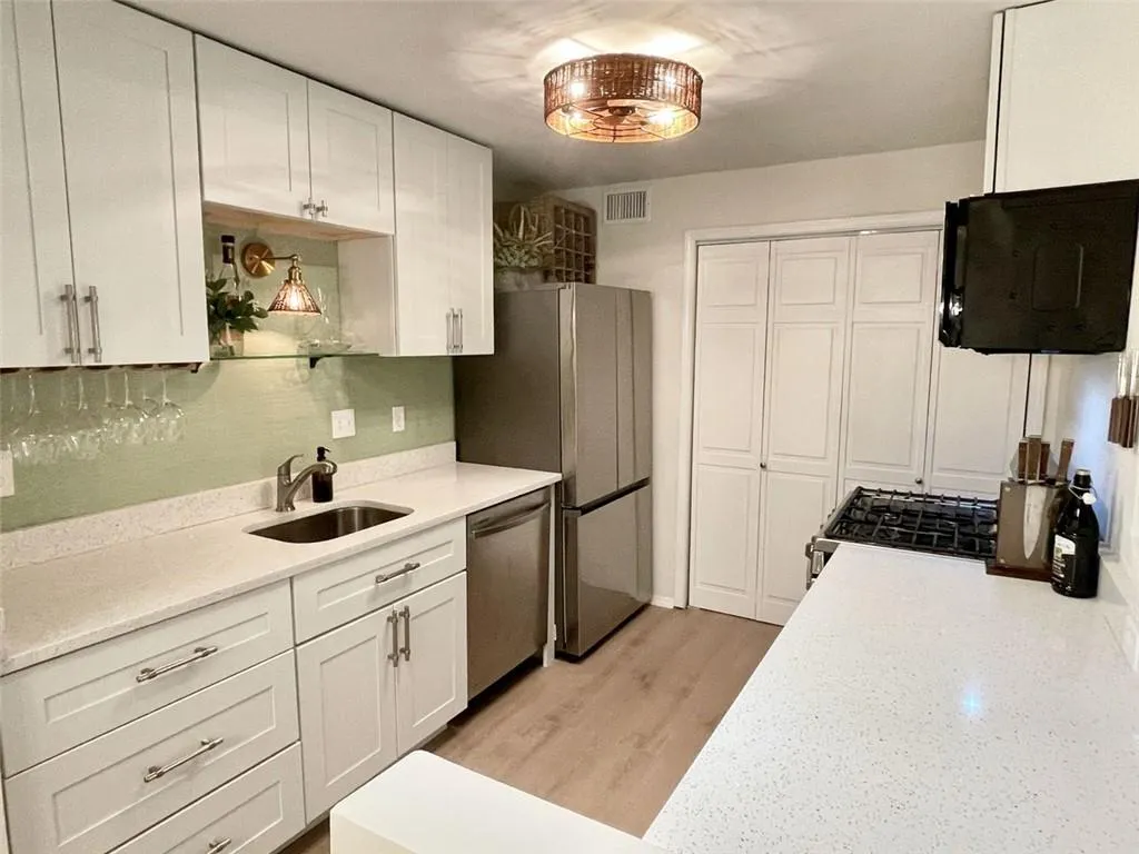 1407 Vicksburg Place, Sandy Springs, Georgia 30350, 2 Bedrooms Bedrooms, ,2 BathroomsBathrooms,Residential,Sold,1407 Vicksburg Place,7472672