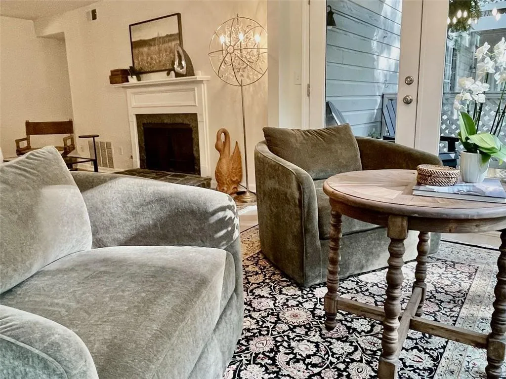 1407 Vicksburg Place, Sandy Springs, Georgia 30350, 2 Bedrooms Bedrooms, ,2 BathroomsBathrooms,Residential,Sold,1407 Vicksburg Place,7472672