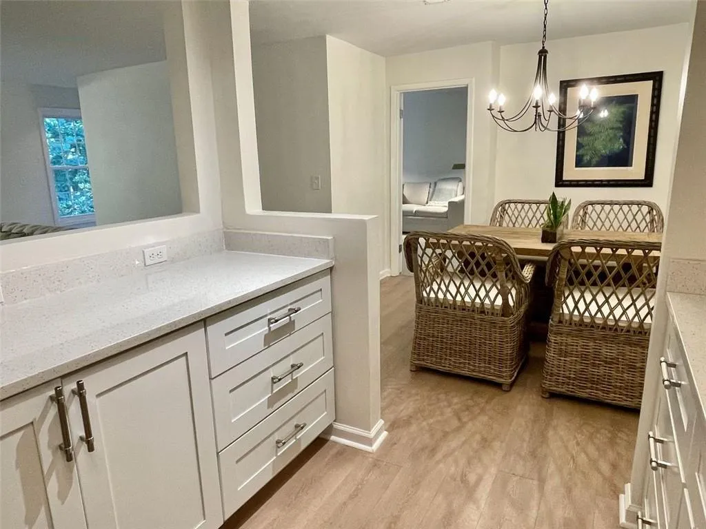 1407 Vicksburg Place, Sandy Springs, Georgia 30350, 2 Bedrooms Bedrooms, ,2 BathroomsBathrooms,Residential,Sold,1407 Vicksburg Place,7472672