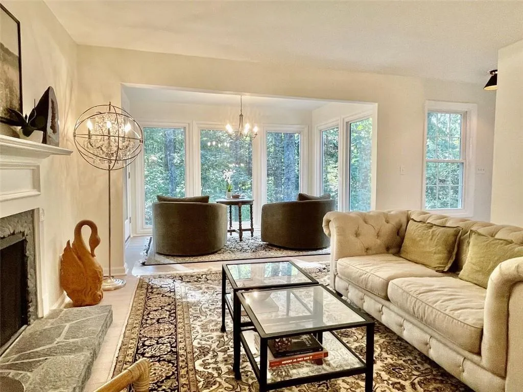 1407 Vicksburg Place, Sandy Springs, Georgia 30350, 2 Bedrooms Bedrooms, ,2 BathroomsBathrooms,Residential,Sold,1407 Vicksburg Place,7472672