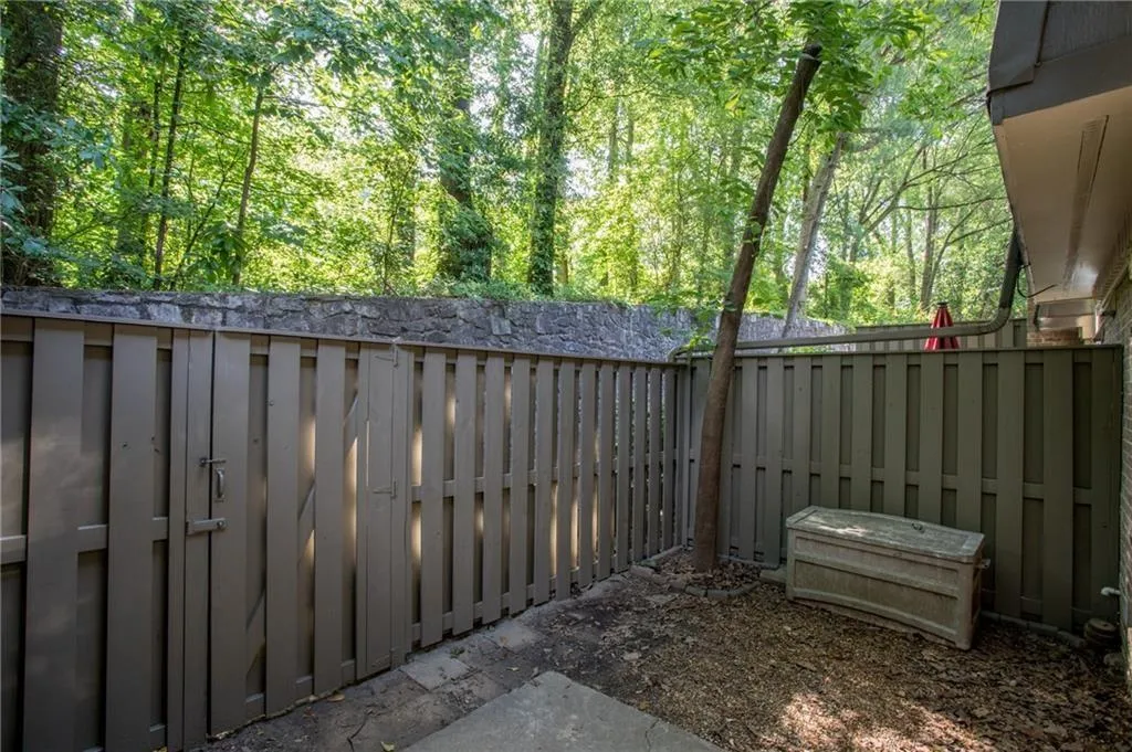 5 Arpege Way Nw, Atlanta, Georgia 30327, 2 Bedrooms Bedrooms, ,2 BathroomsBathrooms,Residential,Sold,5 Arpege Way Nw,7198479