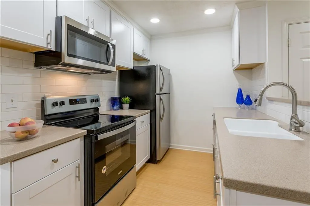 5 Arpege Way Nw, Atlanta, Georgia 30327, 2 Bedrooms Bedrooms, ,2 BathroomsBathrooms,Residential,Sold,5 Arpege Way Nw,7198479