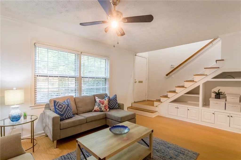 5 Arpege Way Nw, Atlanta, Georgia 30327, 2 Bedrooms Bedrooms, ,2 BathroomsBathrooms,Residential,Sold,5 Arpege Way Nw,7198479