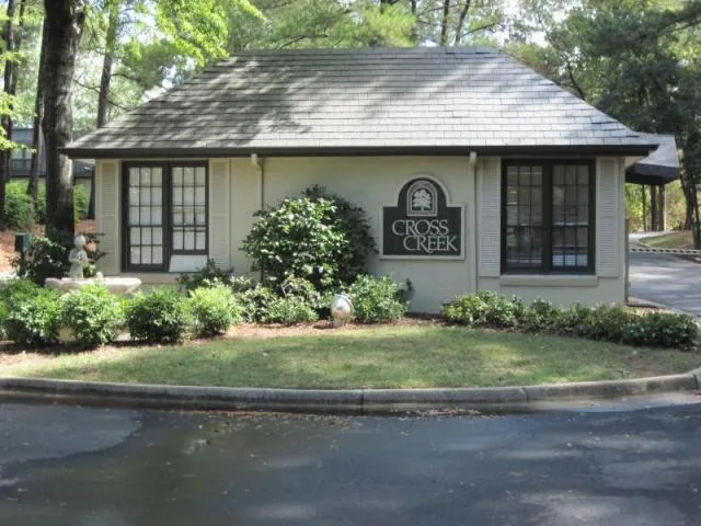 5 Arpege Way Nw, Atlanta, Georgia 30327, 2 Bedrooms Bedrooms, ,2 BathroomsBathrooms,Residential,Sold,5 Arpege Way Nw,7198479