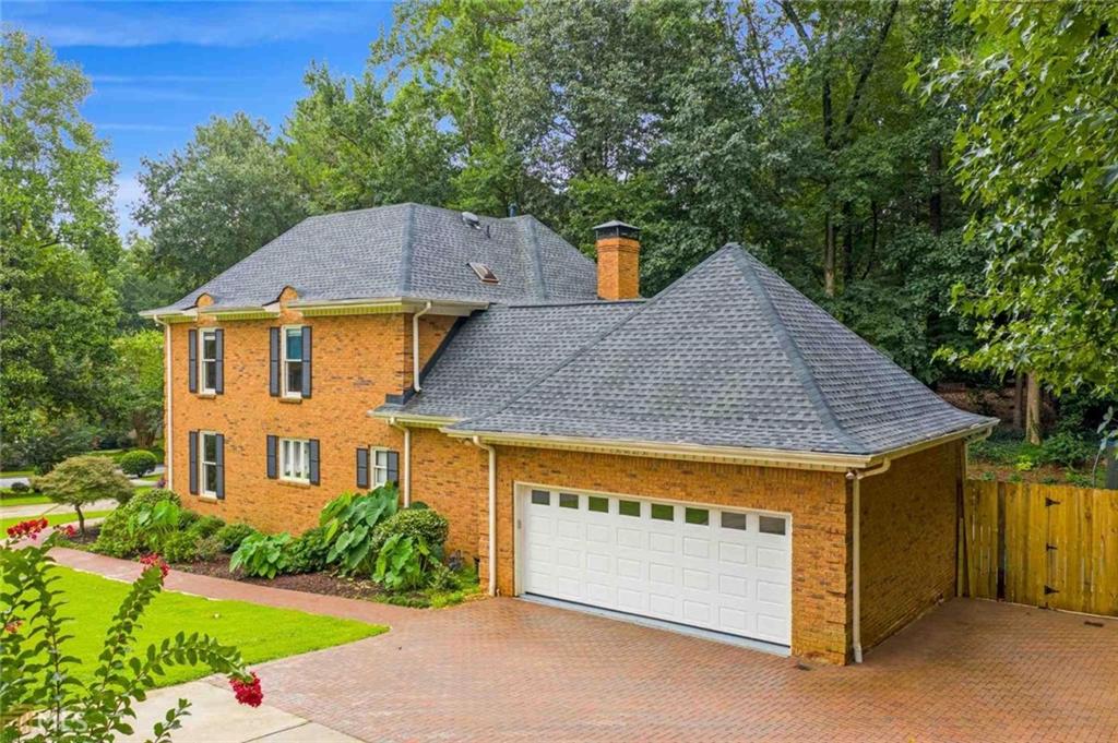 5025 Oak Bluff Court, Sandy Springs, Georgia 30350, 7 Bedrooms Bedrooms, ,4 BathroomsBathrooms,Residential,Sold,5025 Oak Bluff Court,7297206