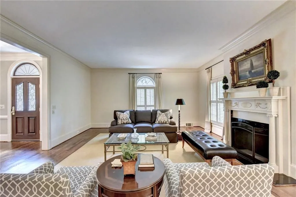 605 Blue Teal Court Nw, Sandy Springs, Georgia 30327, 4 Bedrooms Bedrooms, ,4 BathroomsBathrooms,Residential,Sold,605 Blue Teal Court Nw,6712828