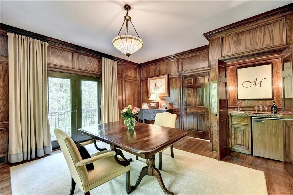 605 Blue Teal Court Nw, Sandy Springs, Georgia 30327, 4 Bedrooms Bedrooms, ,4 BathroomsBathrooms,Residential,Sold,605 Blue Teal Court Nw,6712828