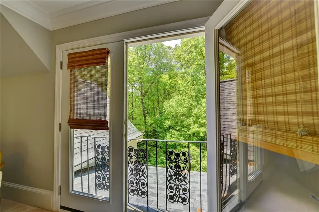 605 Blue Teal Court Nw, Sandy Springs, Georgia 30327, 4 Bedrooms Bedrooms, ,4 BathroomsBathrooms,Residential,Sold,605 Blue Teal Court Nw,6712828