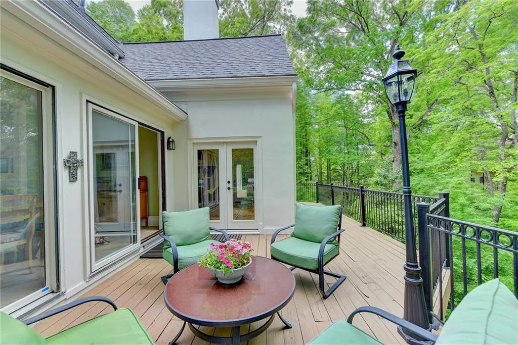 605 Blue Teal Court Nw, Sandy Springs, Georgia 30327, 4 Bedrooms Bedrooms, ,4 BathroomsBathrooms,Residential,Sold,605 Blue Teal Court Nw,6712828