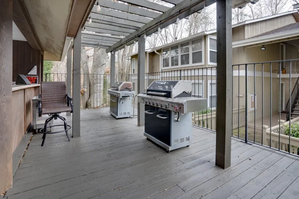 5149 Roswell Road Unit 5, Atlanta, Georgia 30342, 2 Bedrooms Bedrooms, ,2 BathroomsBathrooms,Residential,Sold,5149 Roswell Road Unit 5,6831592