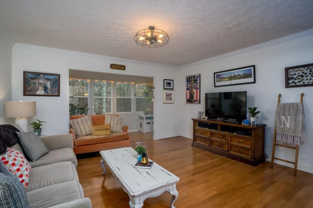 5149 Roswell Road Unit 5, Atlanta, Georgia 30342, 2 Bedrooms Bedrooms, ,2 BathroomsBathrooms,Residential,Sold,5149 Roswell Road Unit 5,6831592