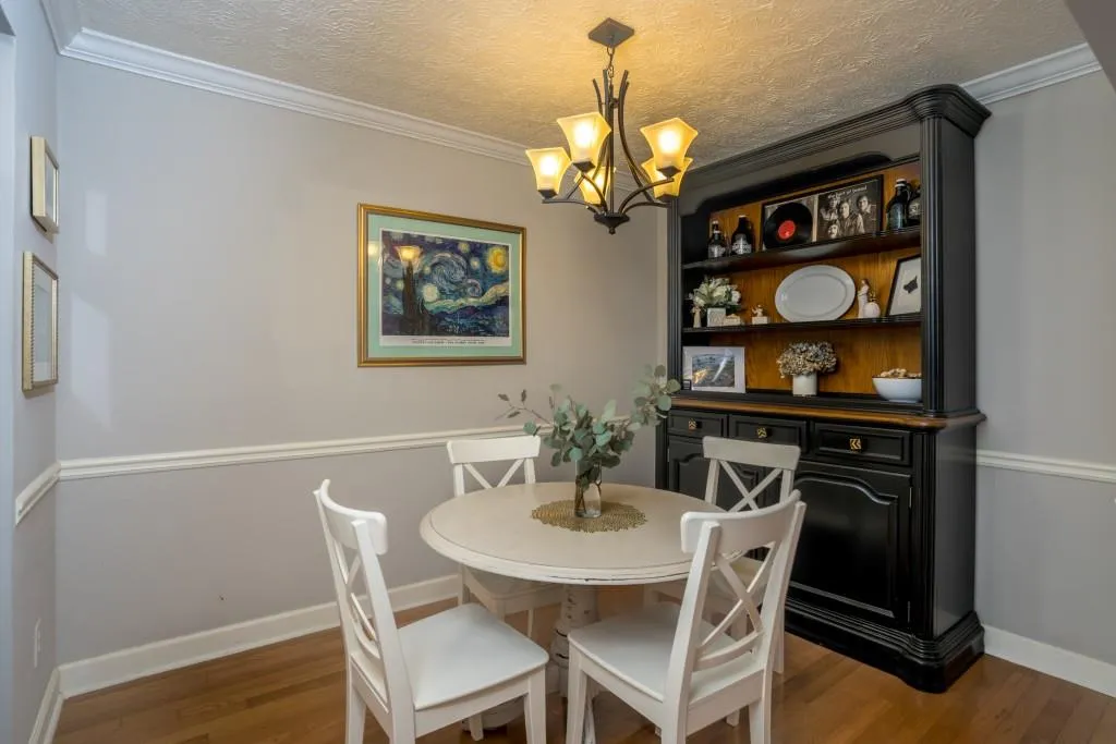 5149 Roswell Road Unit 5, Atlanta, Georgia 30342, 2 Bedrooms Bedrooms, ,2 BathroomsBathrooms,Residential,Sold,5149 Roswell Road Unit 5,6831592