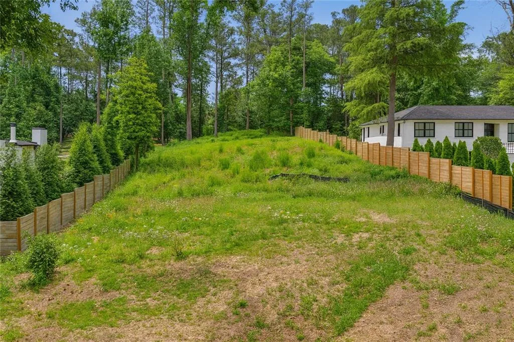 Your blank canvas - design your bespoke dream home on a hill with gardens and pool in the expansive backyard