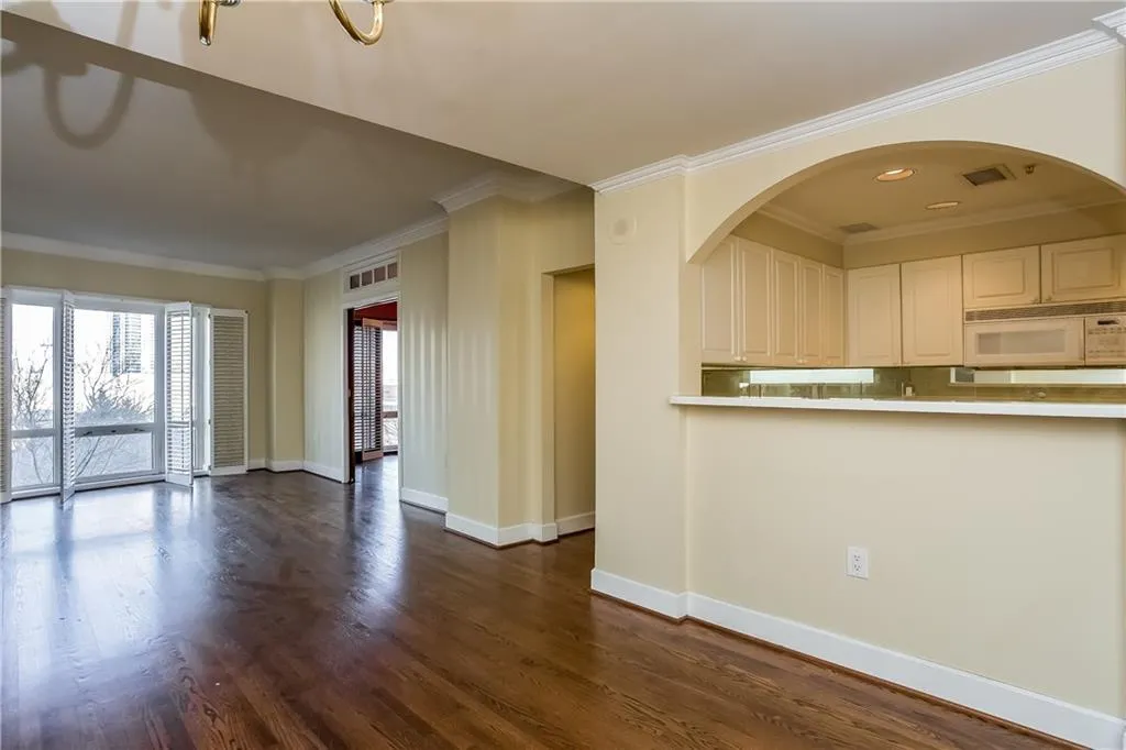 3475 Oak Valley Road Unit 540/55, Atlanta, Georgia 30326, 2 Bedrooms Bedrooms, ,2 BathroomsBathrooms,Residential,Sold,3475 Oak Valley Road Unit 540/55,5616564