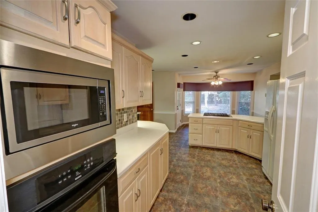 5030 Nesbit Ferry Lane, Atlanta, Georgia 30350, 4 Bedrooms Bedrooms, ,2 BathroomsBathrooms,Residential,Sold,5030 Nesbit Ferry Lane,7681647