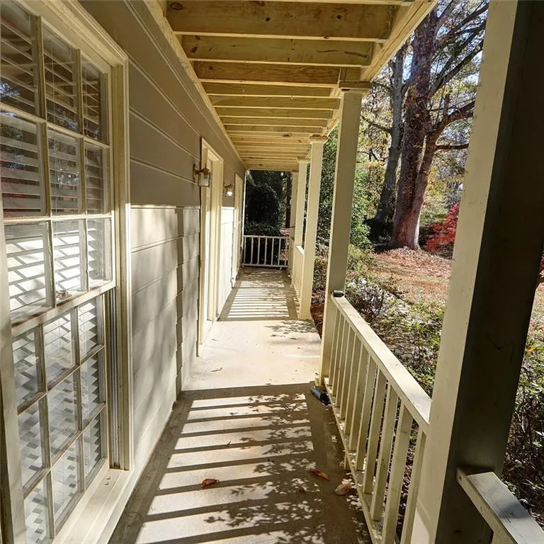 5030 Nesbit Ferry Lane, Atlanta, Georgia 30350, 4 Bedrooms Bedrooms, ,2 BathroomsBathrooms,Residential,Sold,5030 Nesbit Ferry Lane,7681647