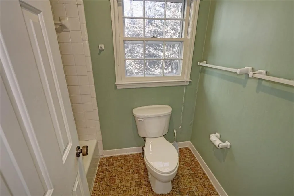 5030 Nesbit Ferry Lane, Atlanta, Georgia 30350, 4 Bedrooms Bedrooms, ,2 BathroomsBathrooms,Residential,Sold,5030 Nesbit Ferry Lane,7681647