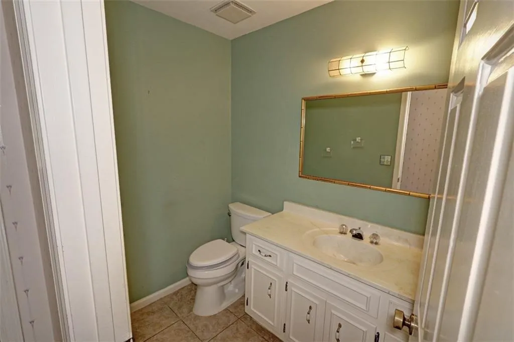 5030 Nesbit Ferry Lane, Atlanta, Georgia 30350, 4 Bedrooms Bedrooms, ,2 BathroomsBathrooms,Residential,Sold,5030 Nesbit Ferry Lane,7681647