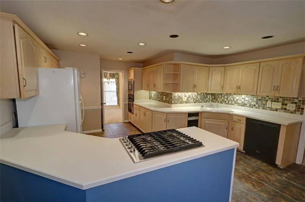 5030 Nesbit Ferry Lane, Atlanta, Georgia 30350, 4 Bedrooms Bedrooms, ,2 BathroomsBathrooms,Residential,Sold,5030 Nesbit Ferry Lane,7681647