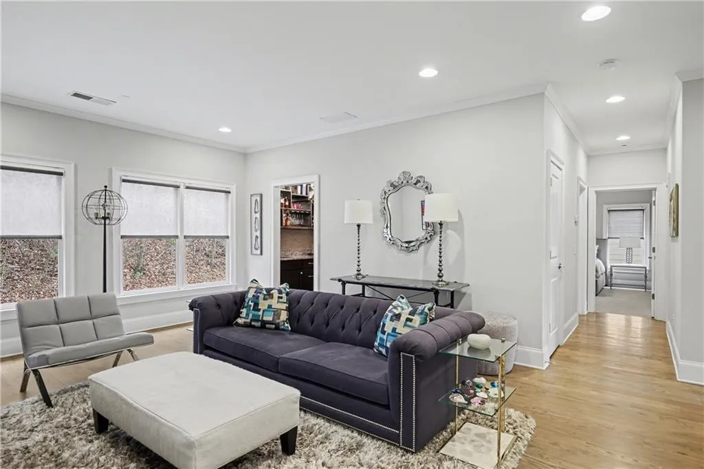 317 Riversedge Drive, Atlanta, Georgia 30339, 5 Bedrooms Bedrooms, ,4 BathroomsBathrooms,Residential,For Sale,317 Riversedge Drive,7699565