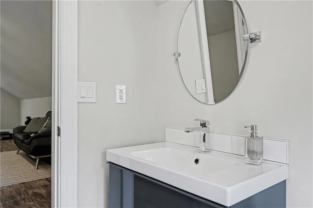 317 Riversedge Drive, Atlanta, Georgia 30339, 5 Bedrooms Bedrooms, ,4 BathroomsBathrooms,Residential,For Sale,317 Riversedge Drive,7699565