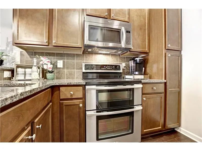 215 Semel Drive Nw Unit 446, Atlanta, Georgia 30309, 2 Bedrooms Bedrooms, ,2 BathroomsBathrooms,Residential,Sold,215 Semel Drive Nw Unit 446,5752122