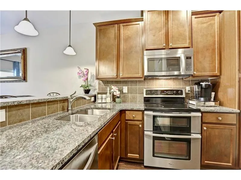 215 Semel Drive Nw Unit 446, Atlanta, Georgia 30309, 2 Bedrooms Bedrooms, ,2 BathroomsBathrooms,Residential,Sold,215 Semel Drive Nw Unit 446,5752122