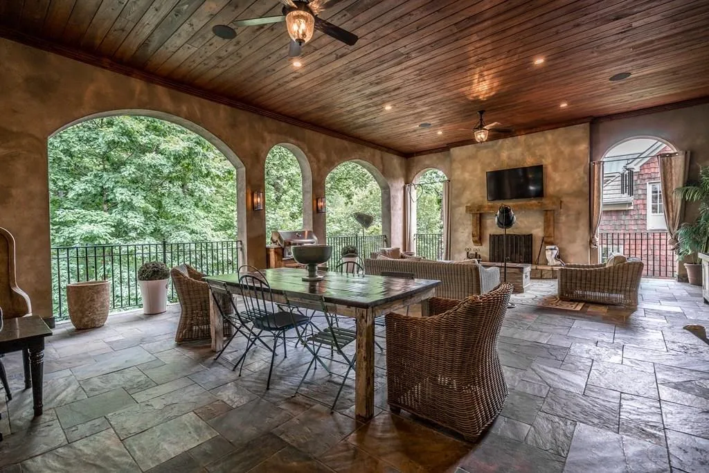 5635 Claire Rose Lane, Atlanta, Georgia 30327, 6 Bedrooms Bedrooms, ,6 BathroomsBathrooms,Residential,Sold,5635 Claire Rose Lane,6100275
