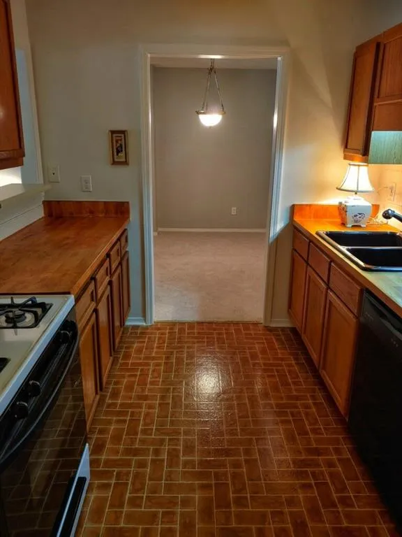405 Gettysburg Place, Atlanta, Georgia 30350, 2 Bedrooms Bedrooms, ,2 BathroomsBathrooms,Residential,Sold,405 Gettysburg Place,6711491