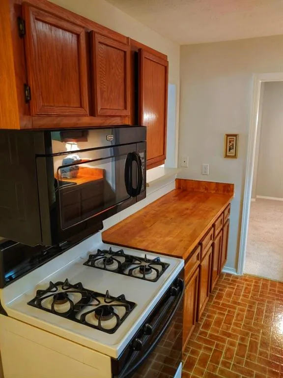 405 Gettysburg Place, Atlanta, Georgia 30350, 2 Bedrooms Bedrooms, ,2 BathroomsBathrooms,Residential,Sold,405 Gettysburg Place,6711491