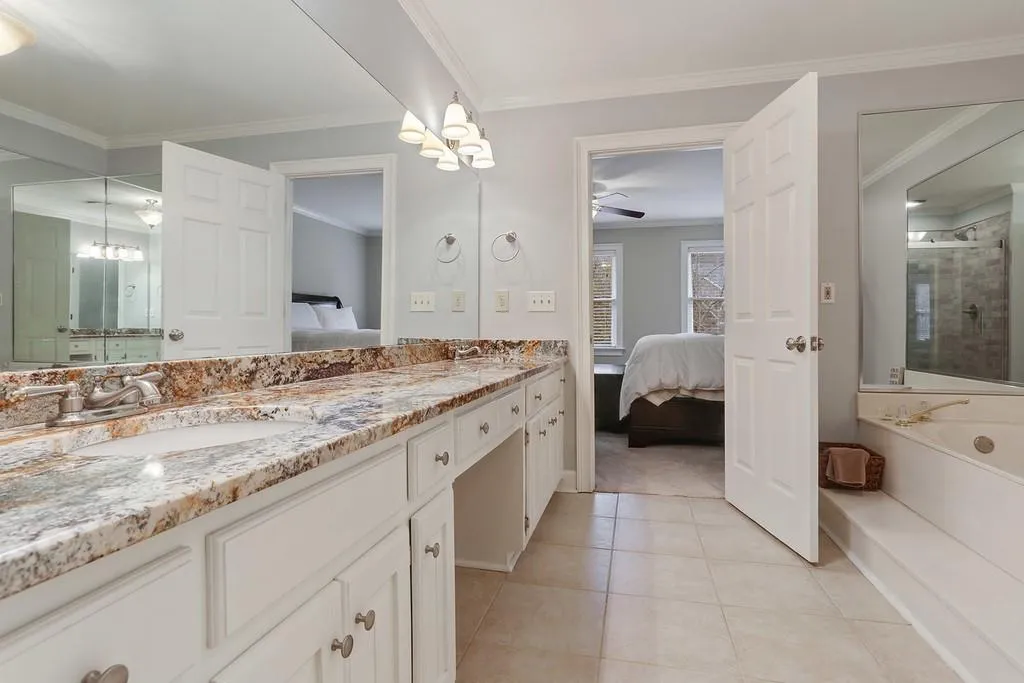 7155 Roswell Road Unit 53, Sandy Springs, Georgia 30328, 4 Bedrooms Bedrooms, ,3 BathroomsBathrooms,Residential,Sold,7155 Roswell Road Unit 53,6106871