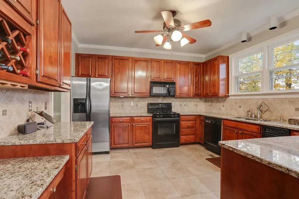 7155 Roswell Road Unit 53, Sandy Springs, Georgia 30328, 4 Bedrooms Bedrooms, ,3 BathroomsBathrooms,Residential,Sold,7155 Roswell Road Unit 53,6106871