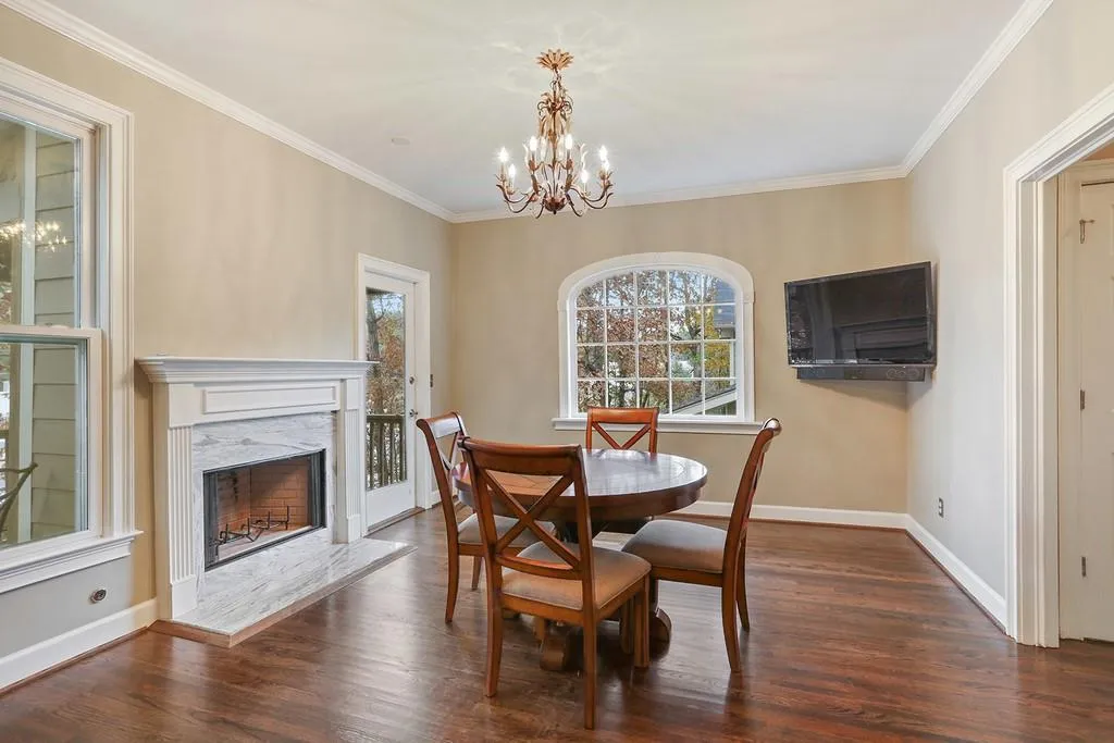7155 Roswell Road Unit 53, Sandy Springs, Georgia 30328, 4 Bedrooms Bedrooms, ,3 BathroomsBathrooms,Residential,Sold,7155 Roswell Road Unit 53,6106871