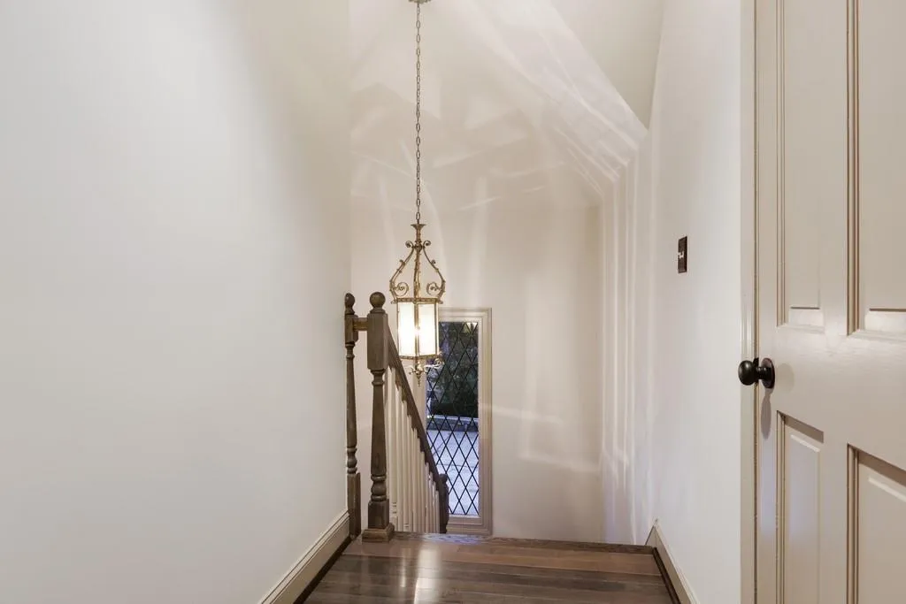 1295 W Garmon Road, Atlanta, Georgia 30327, 5 Bedrooms Bedrooms, ,5 BathroomsBathrooms,Residential,Sold,1295 W Garmon Road,6646263