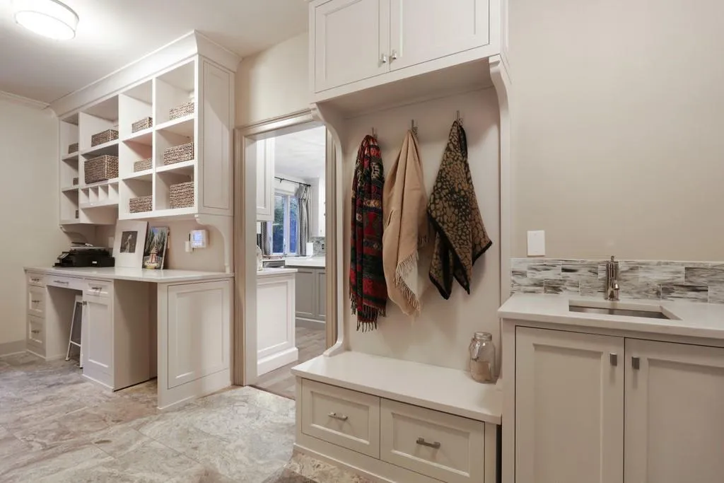 1295 W Garmon Road, Atlanta, Georgia 30327, 5 Bedrooms Bedrooms, ,5 BathroomsBathrooms,Residential,Sold,1295 W Garmon Road,6646263